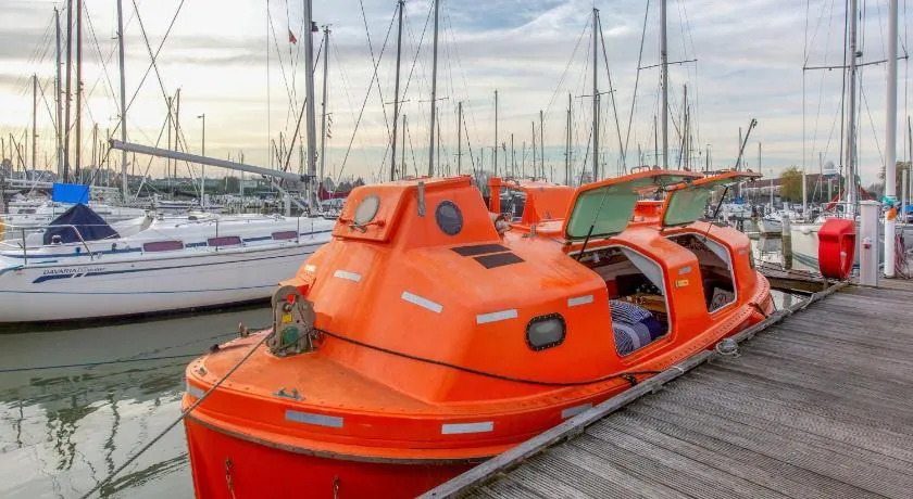 PolarStern - unique boatstay! - Image 1