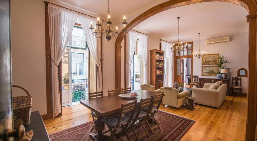 Classic Lisbon Downtown Apartment - Image 1