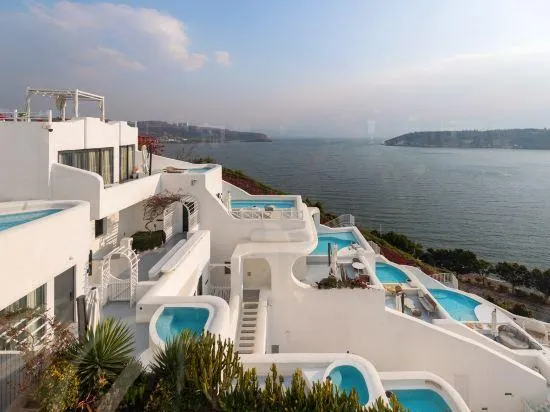 Songyun Cliff Hotel - Image 1