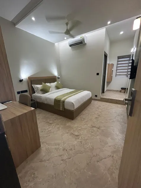 Treebo Deluxe Inn, Chromepet - Image 1