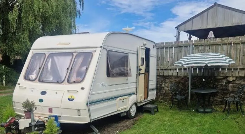 Parkhouse farm caravan - Image 1