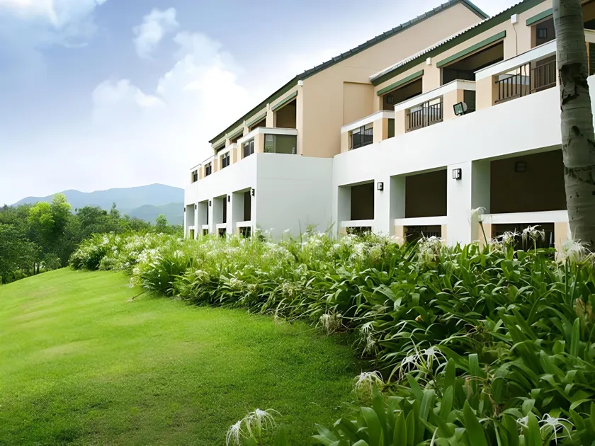 Lake View Hotel And Golf Club - Image 1