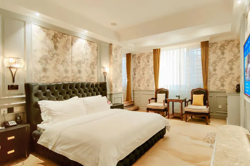 Meilan Lake International Hotel (Gongan Tongyun Bus Station Branch) - Image 1