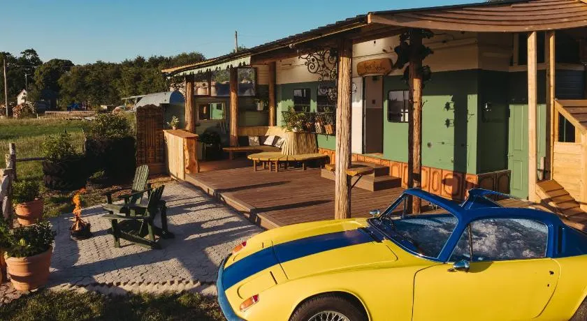The Horse Hut & Lotus Spa - Image 1