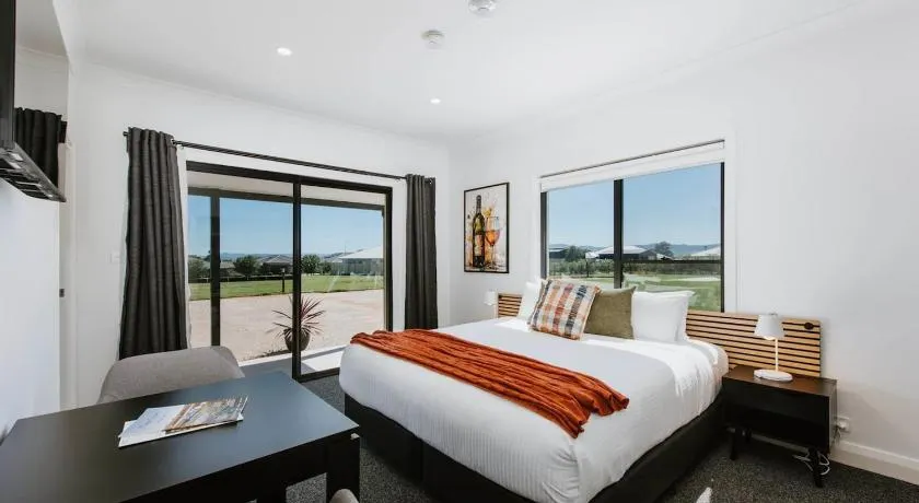 Wattle and Gum Suite - A Stylish Boutique-style Stay - Image 1