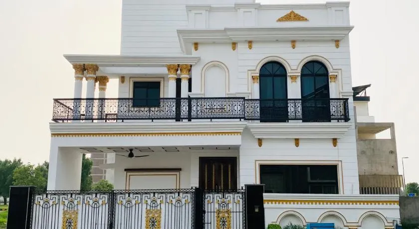 House in Faisalabad Spanish villa - Image 1