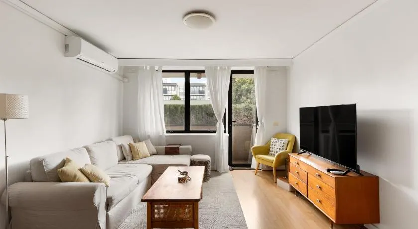 Free parking - spacious apartment near 48 tram - Image 1