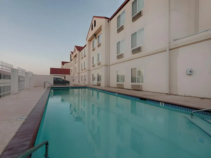 Quality Inn Laredo - Nuevo Laredo - Image 1
