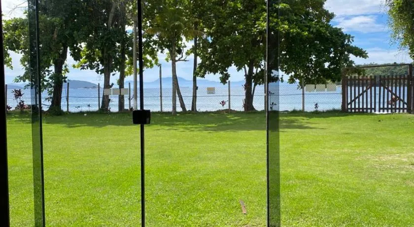 Suíte em Pousada dos comerciários na Prainha de Mambucaba em Paraty RJ - Image 1
