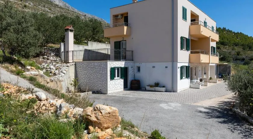 Apartments with parking space Dugi Rat, Omis - 19516 - Image 1