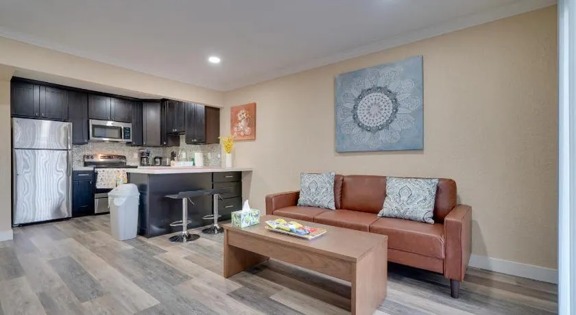 2 Mi to Dtwn Pleasanton Condo w/ Pool Access - Image 1