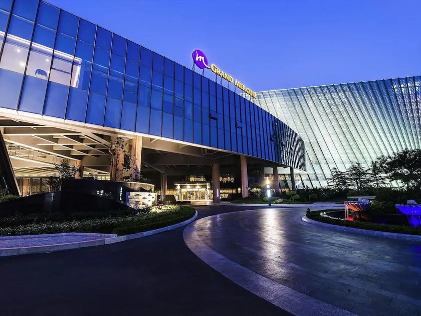 Qingdao Ocean Valley Hotel - Image 1