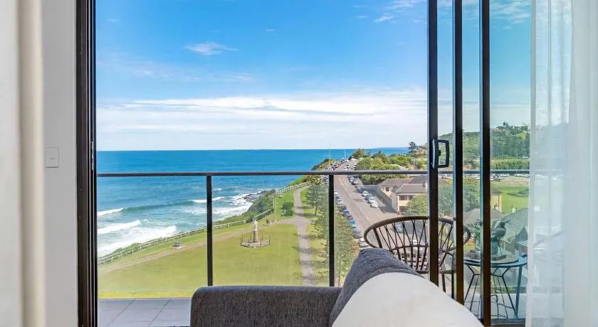 901 - Perfect Penthouse - With Free Parking - Image 1