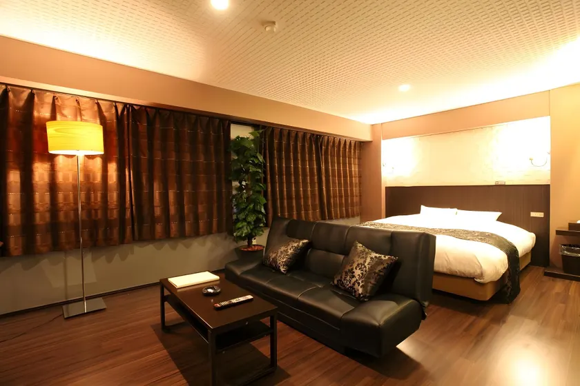 Town Hotel 41 - Image 1