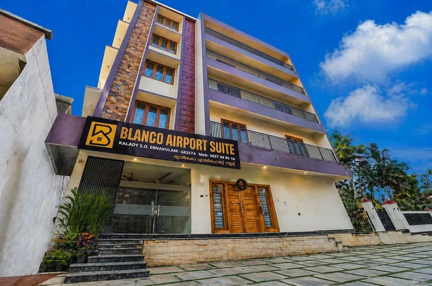 Blanco Airport Suite - Image 1