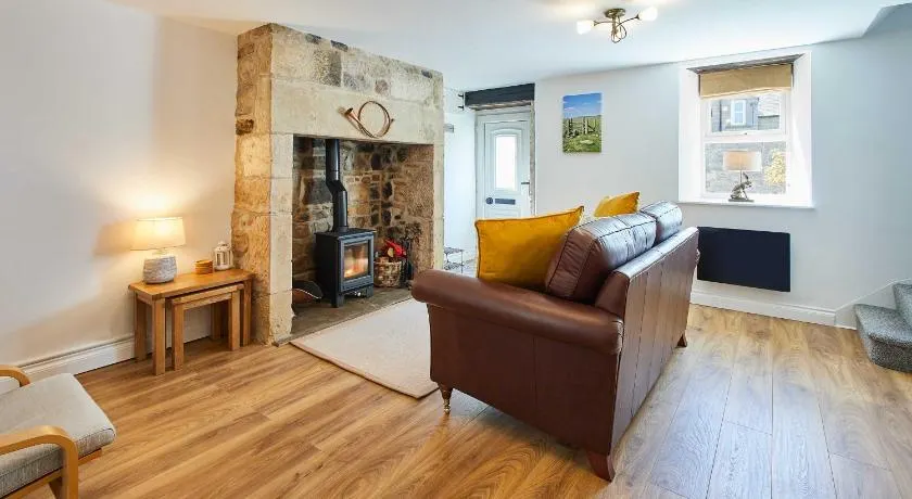 Host & Stay - Rose Cottage - Image 1
