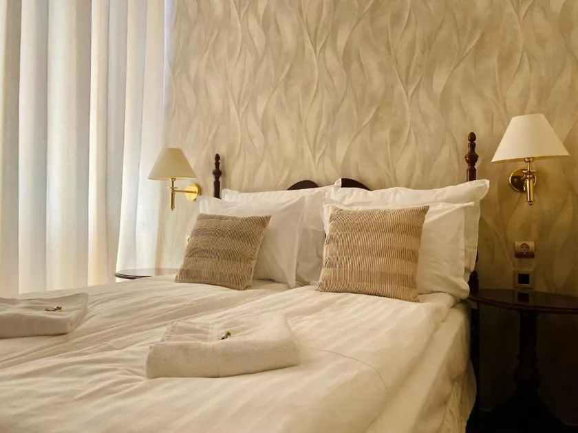 OPERA16 Guestrooms - Image 1