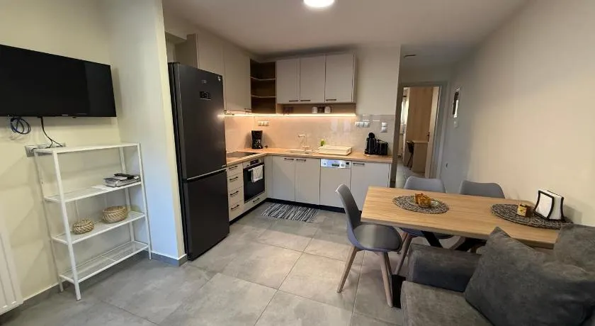 Leonidio Apartment Zenith-Nadir - Image 1