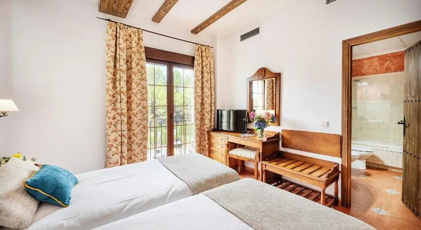 Beneste Cazorla Hotel - Image 1