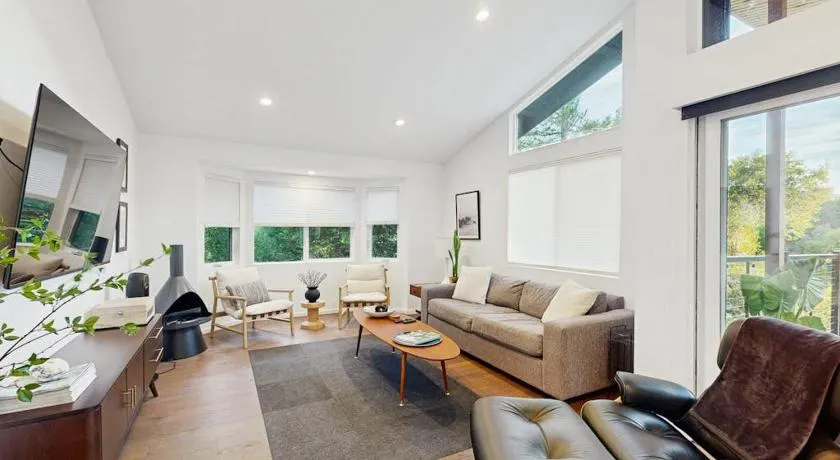 Rio Lindo River Retreat - Image 1