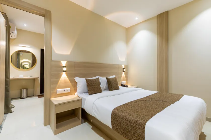 Hotel Metroplex Near BKC - Image 1