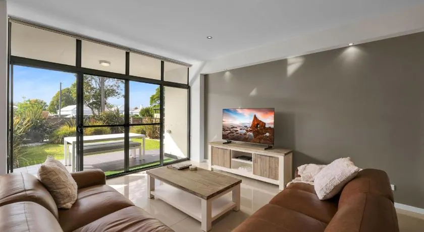 Our Beach House at Husky by Book Jervis Bay - Relax in Style - Image 1