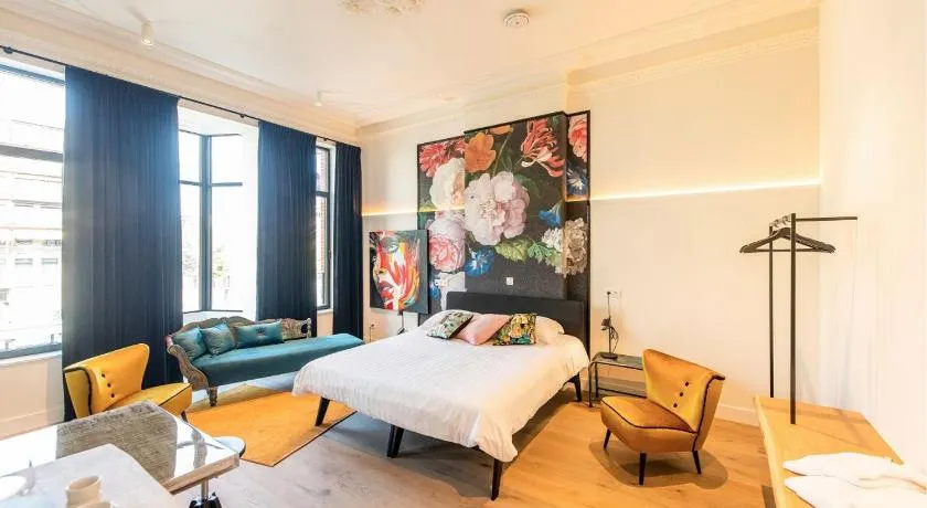 BareFoodGIULIA - Inspiration Hotel - Image 1