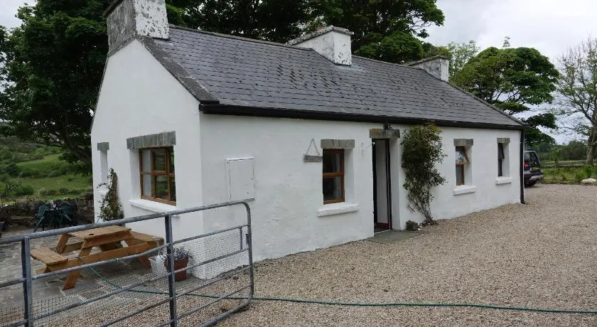 Bell Cottage - Image 1
