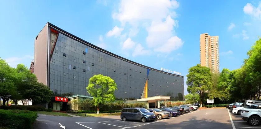 Bei Hu Hotel - Image 1