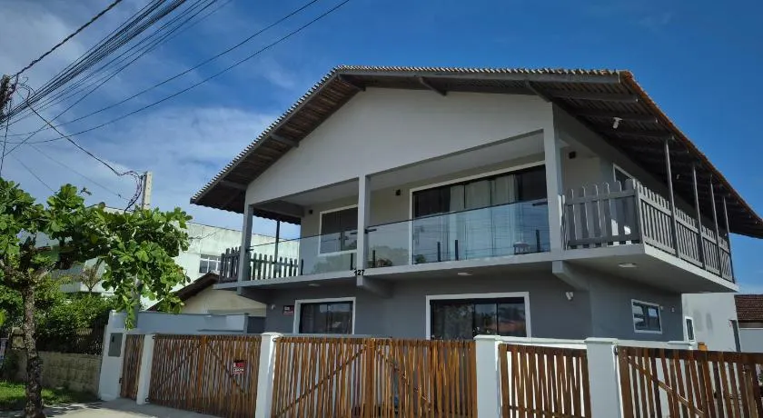 Quarto triplo solteiros Nereidas bwc compartilhado - Image 1