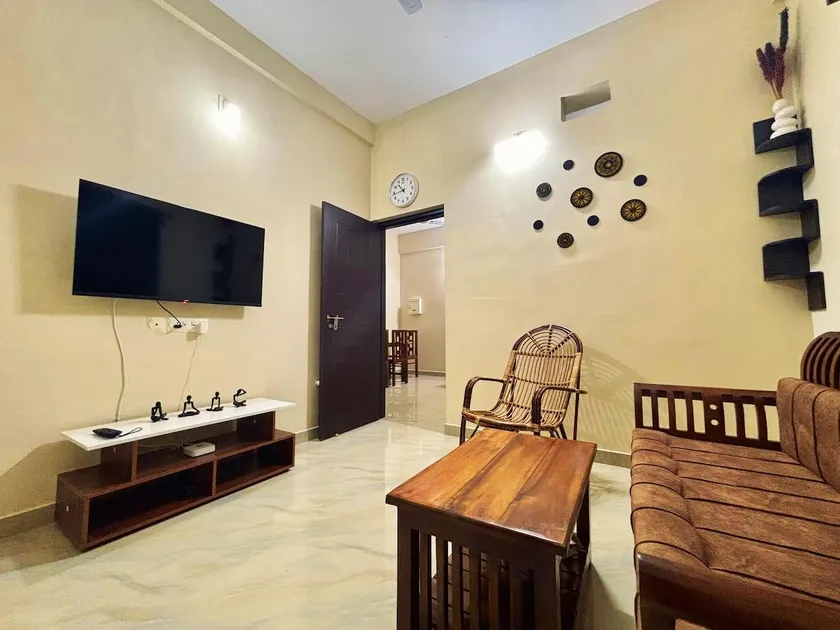 Saraa Homes Fully Furnished 2BHK Apartment - Image 1