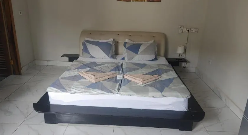 Zosimli Hotel - Image 1