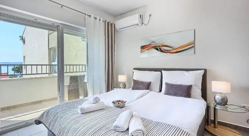 Modern apartments with sea view 150 meters to beach - Image 1