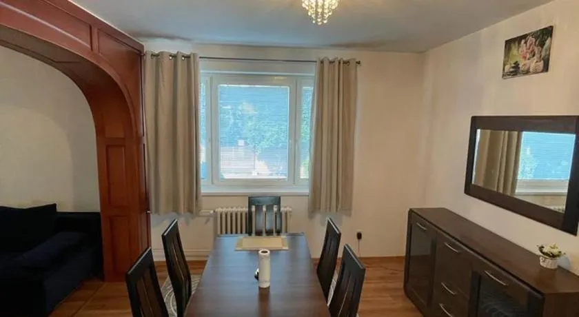 4 Bedroom Elegant, beautiful and spacious home with a botanical garden - Image 1