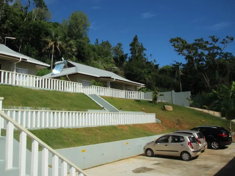 Surfers Beach Self Catering Chalets - Image 1