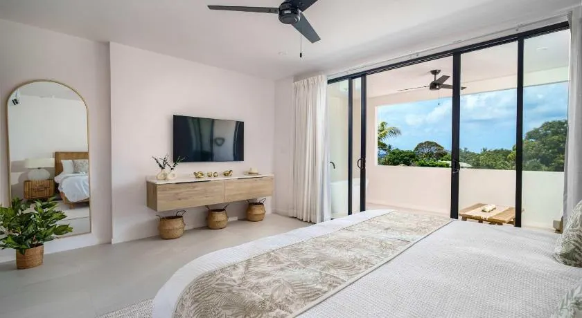 Walk to Beach, NEW LUX 4BD Villa & Pool! Near Holetown - Image 1
