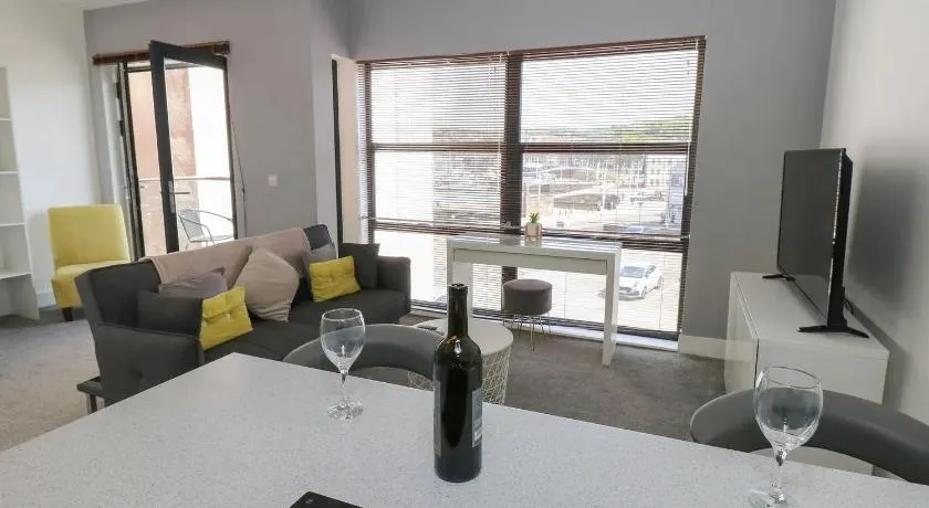 Harbourside Apartment - 1 Bedroom - Sleeps 2 - Image 1