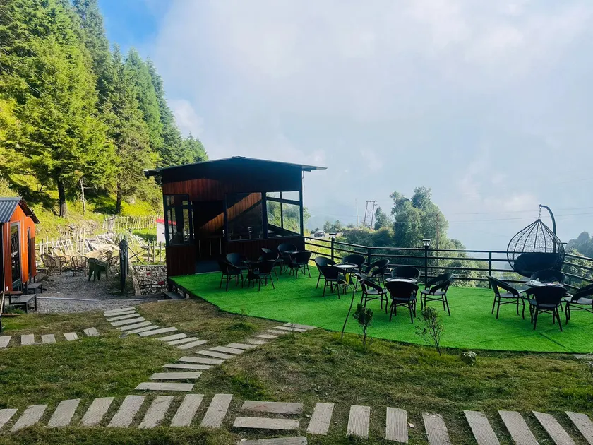 JustSTAY Paradise - Image 1