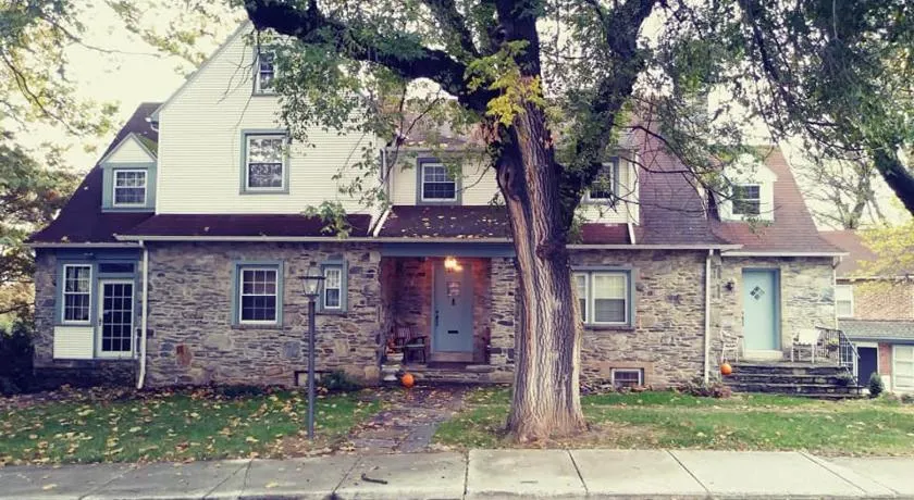 Sleepy Hollow Manor - Image 1