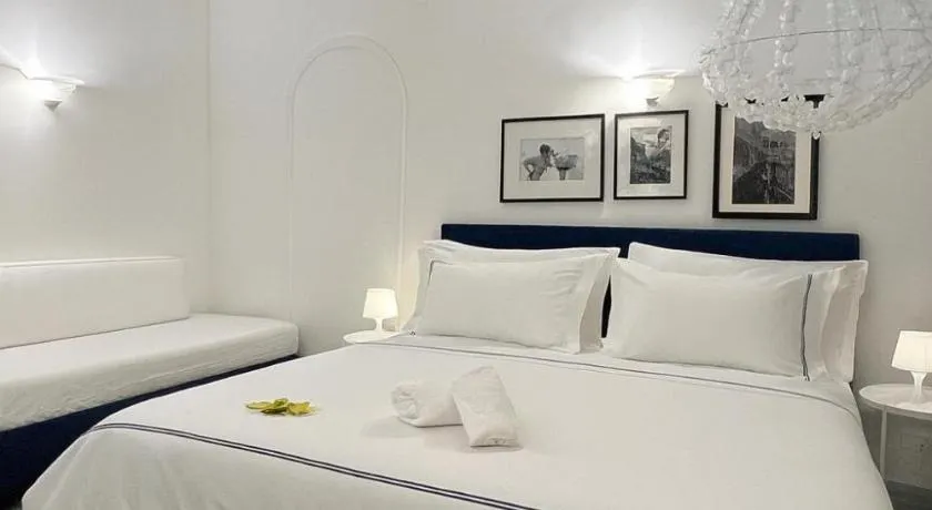 CAPRI DESIGN ROOM - Image 1