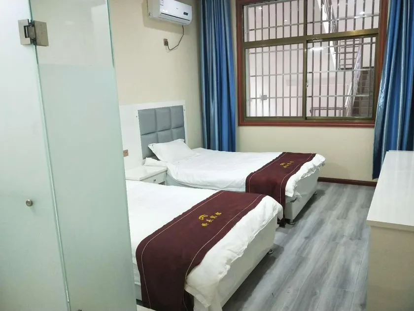 Qiaotou Hotel - Image 1