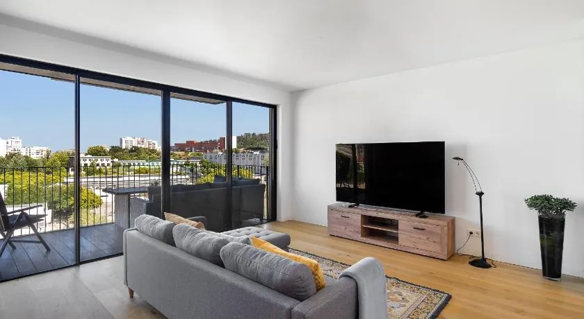 WHome History and Comfort, Luxurious Living in Benfica - Image 1