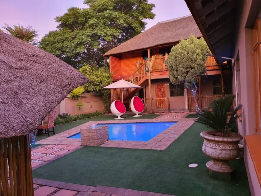 Lauren Palace Guest House - Image 1
