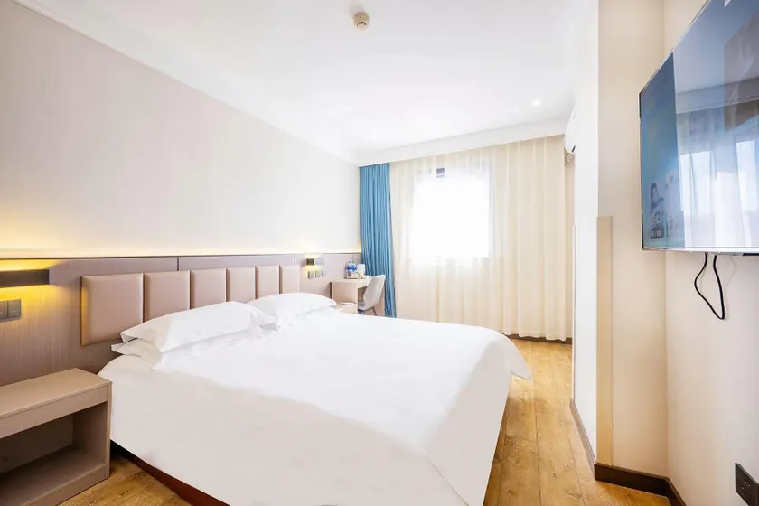 Home Inn - Paibo Yun Hotel - Dalian Xianglujiao Metro Station - Image 1