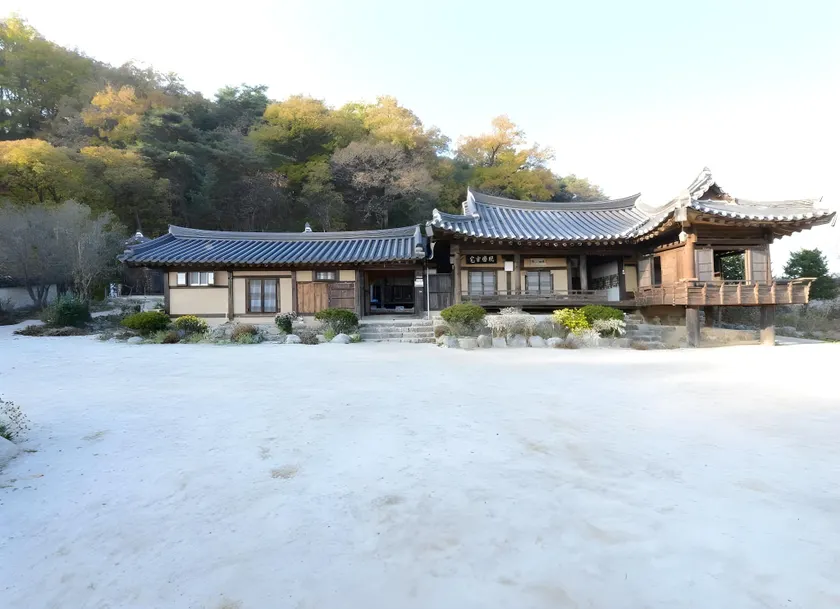Manhoe Gotaek - Image 1