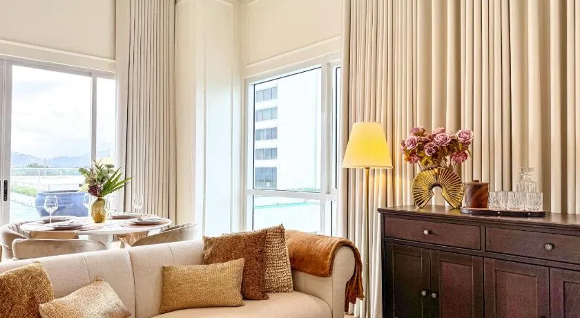 The Suite- Luxurious City Skyline - Image 1