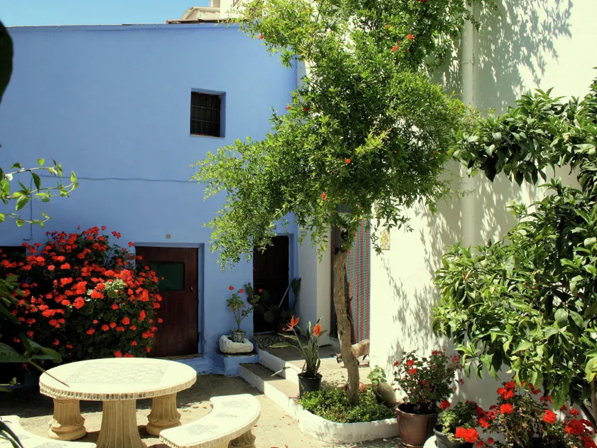 Typical Spanish town house with a sunny patio, 5km from the Costa Tropical - Image 1