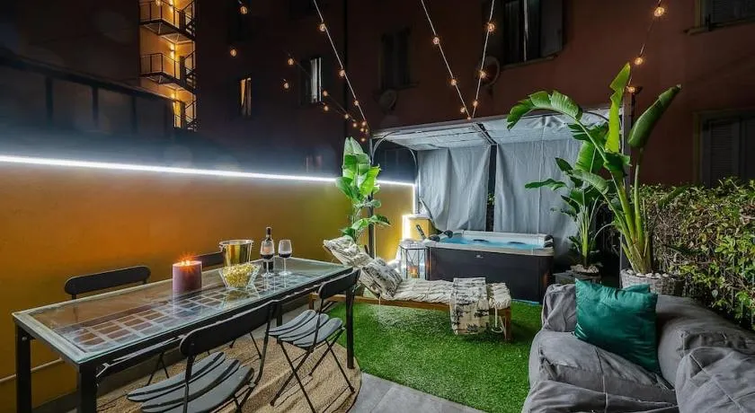 Villa Duomo - Jacuzzi e Terrazzo - Cinema - Free Parking - Gym - Image 1