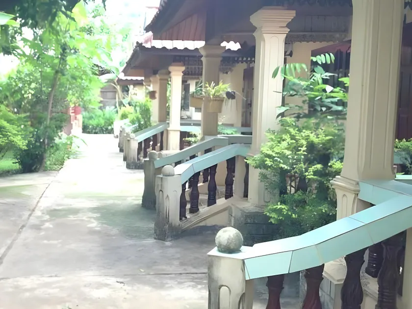 Anouxa Riverview Guesthouse - Image 1