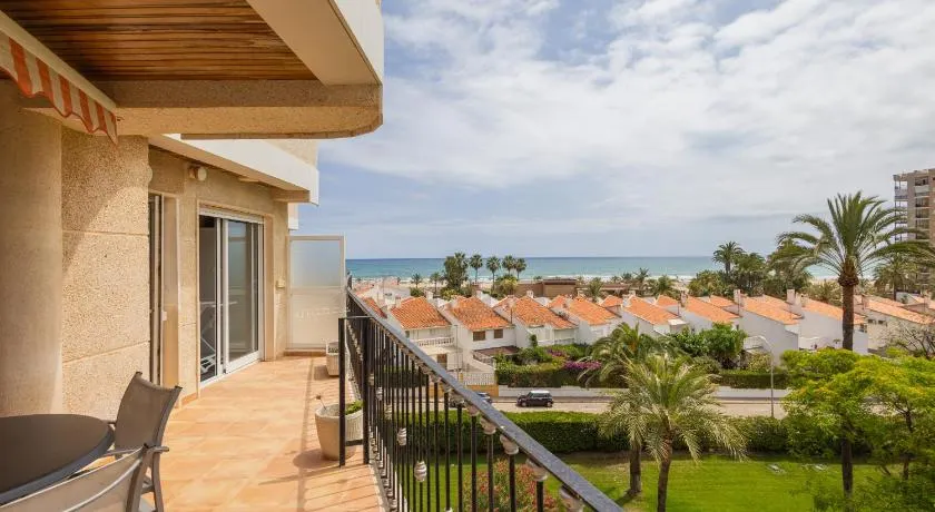 Apartamento con piscina y zonas comunes - Image 1